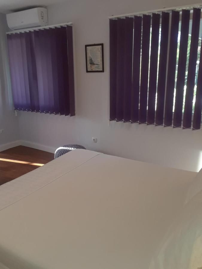 New Kosljun Apartment Short Walk To Beach Exterior foto