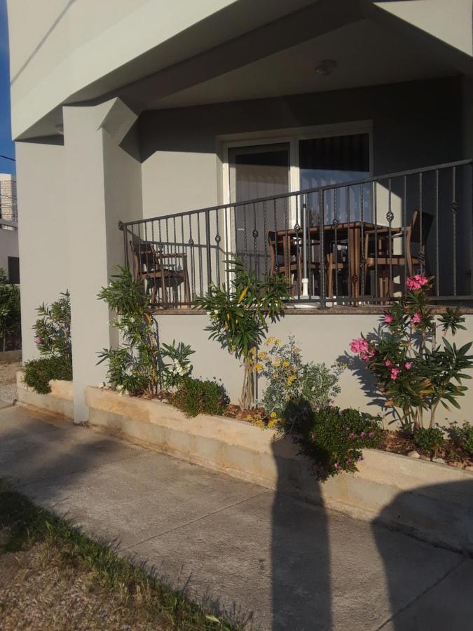 New Kosljun Apartment Short Walk To Beach Exterior foto
